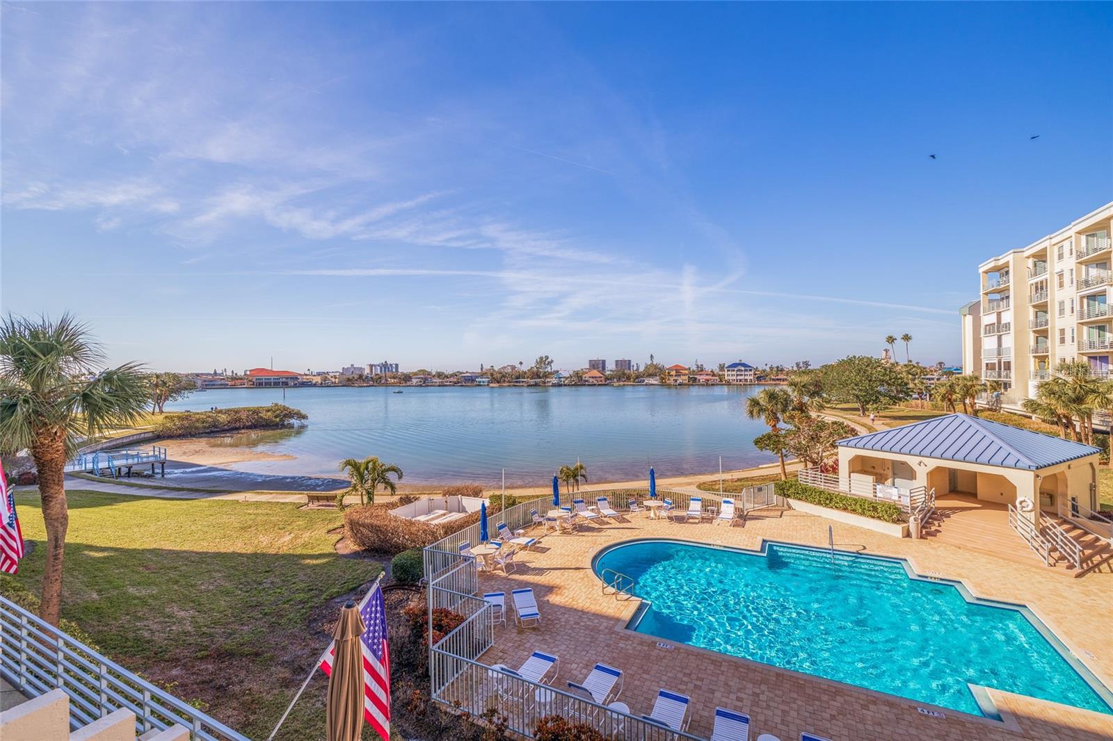HARBOURSIDE CONDO - Residential