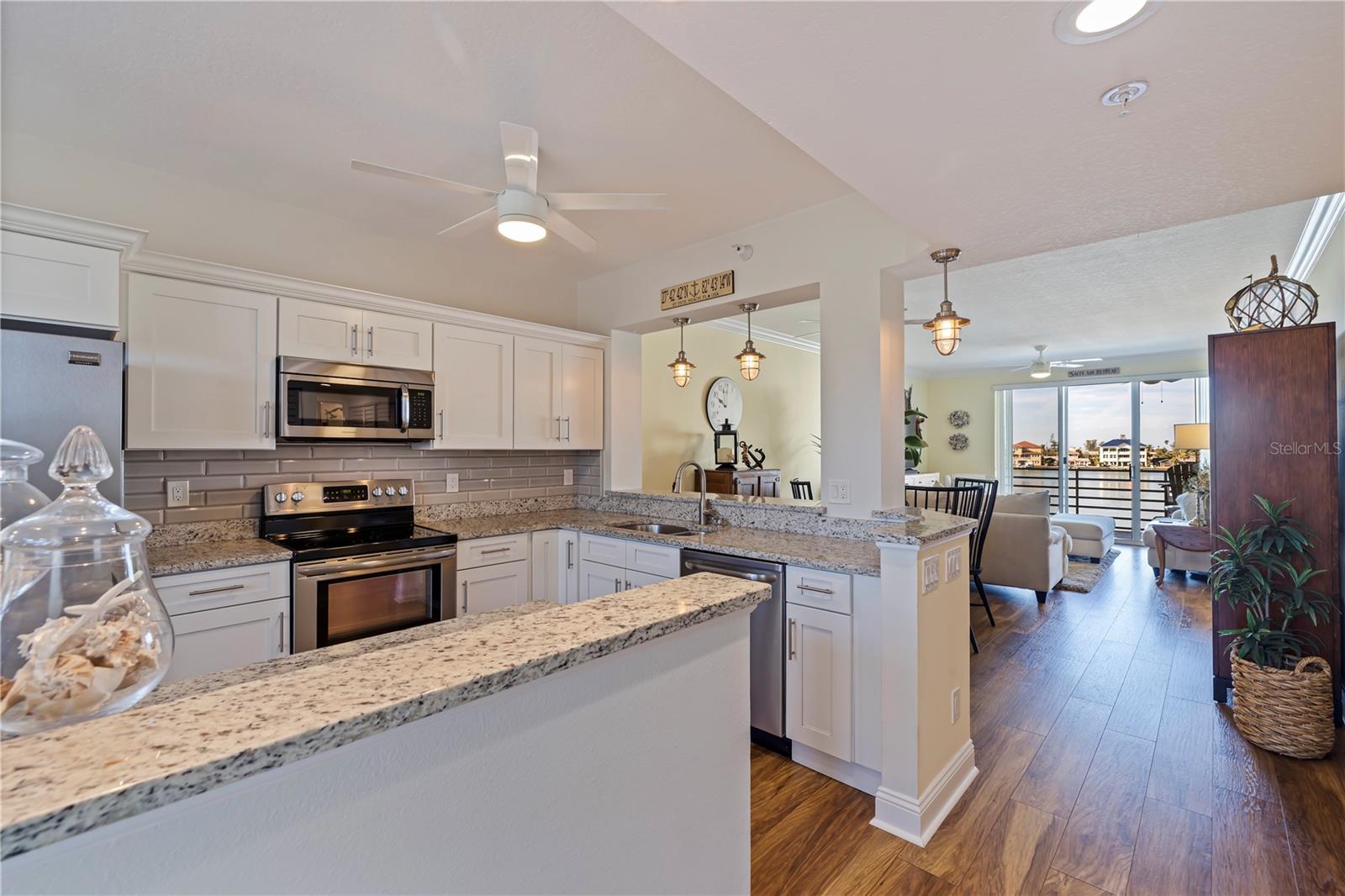 HARBOURSIDE CONDO - Residential