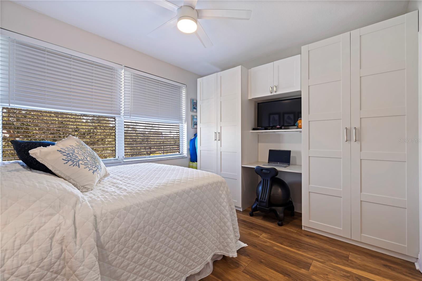 HARBOURSIDE CONDO - Residential