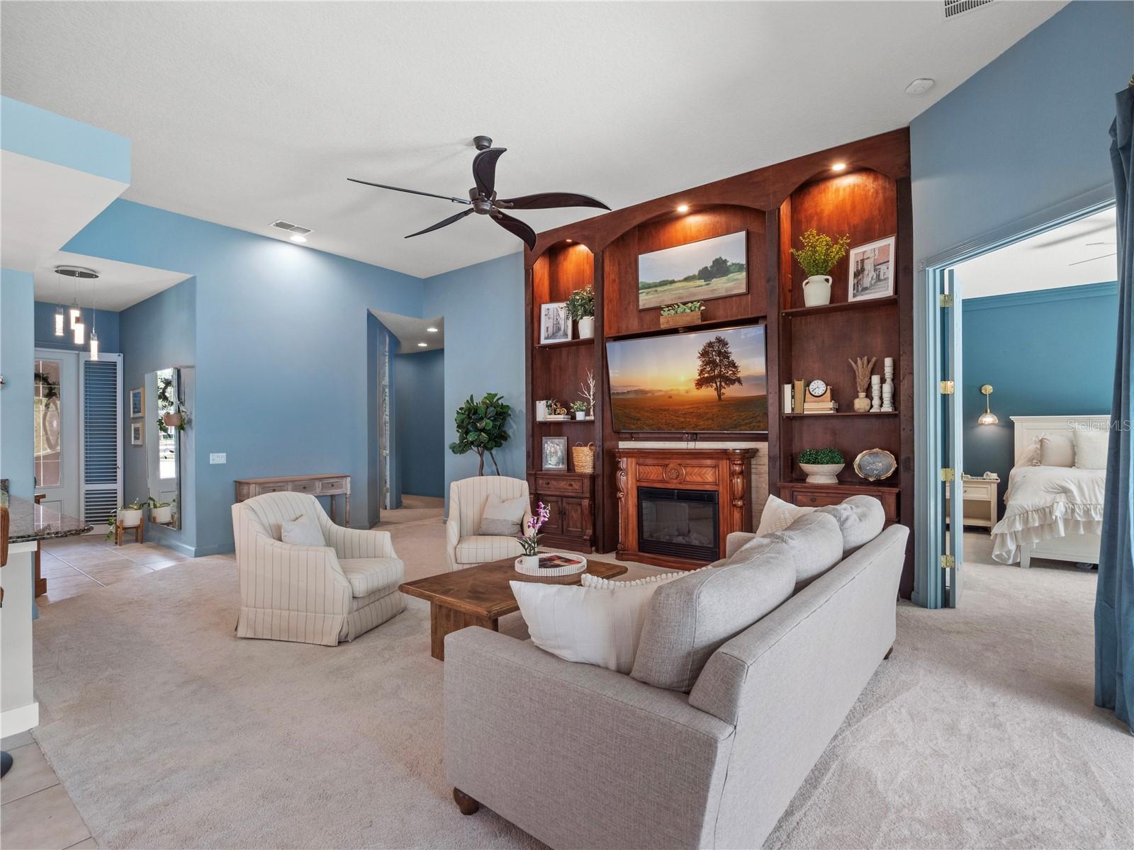 VILLAGEWALK - Residential