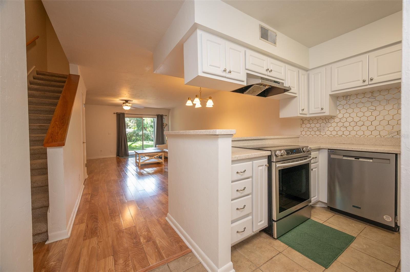 PICKWICK PARK - Residential Lease