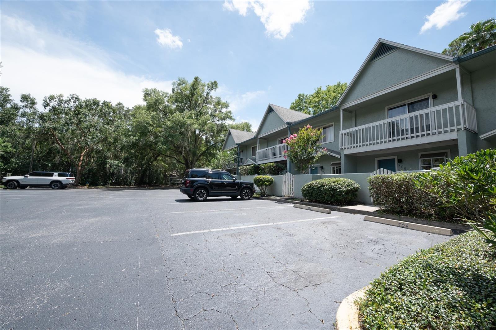 PICKWICK PARK - Residential Lease