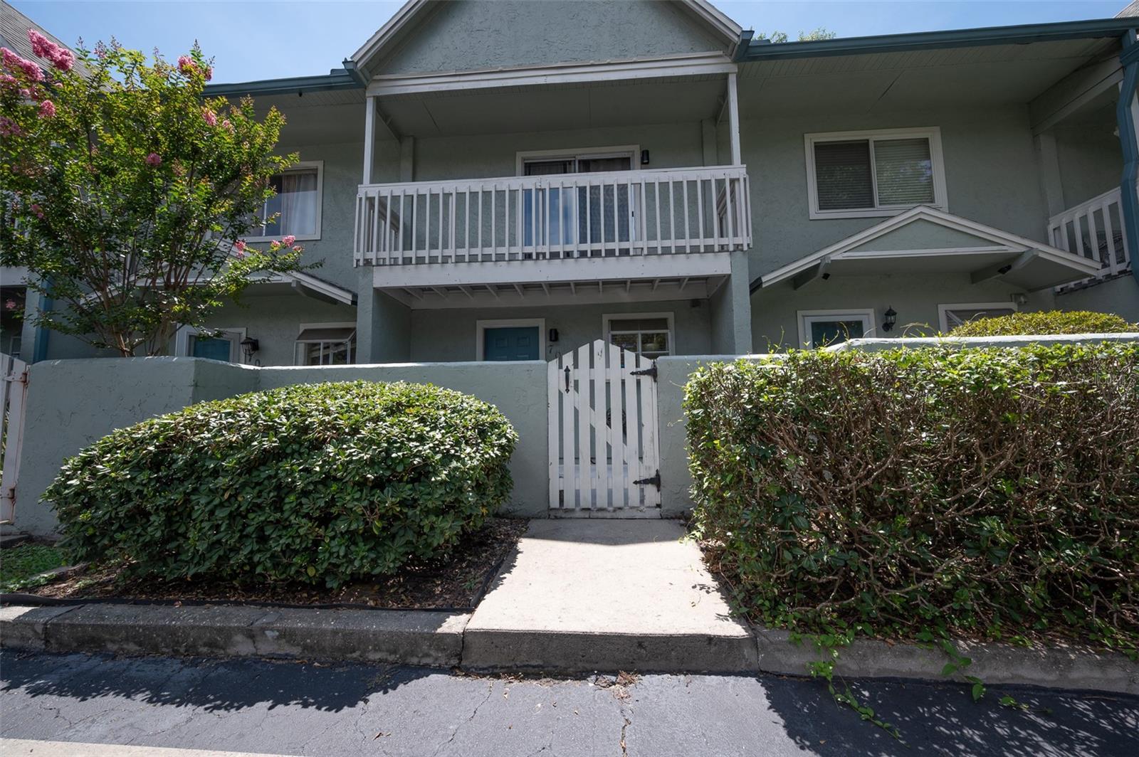 PICKWICK PARK - Residential Lease