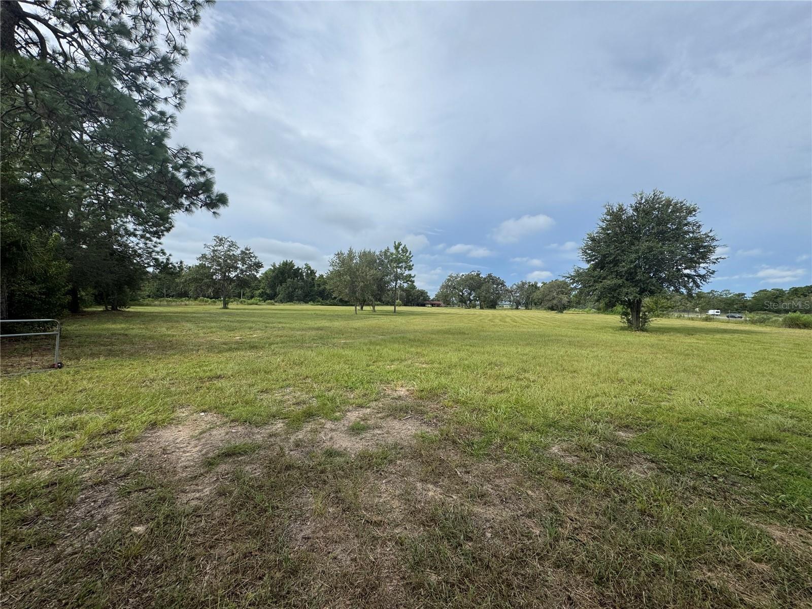 ACREAGE - Land