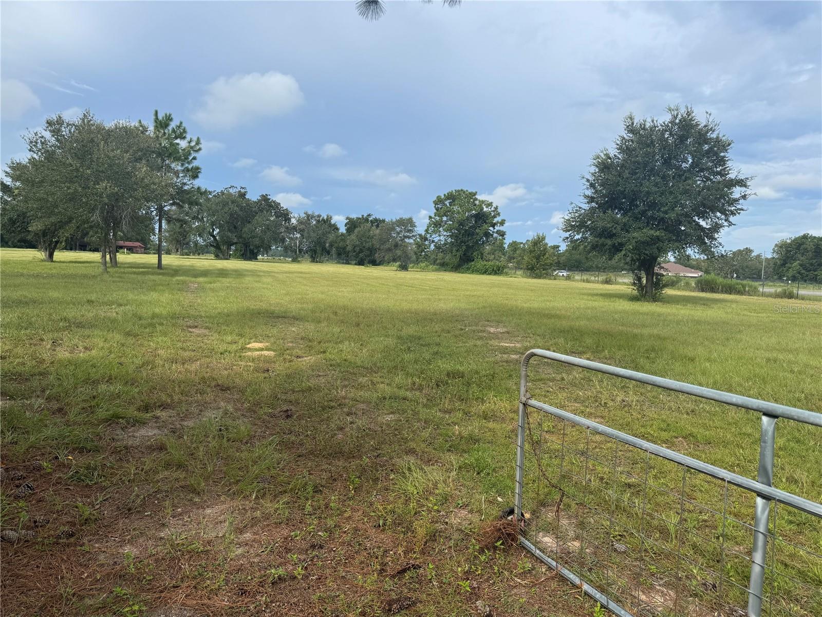 ACREAGE - Land