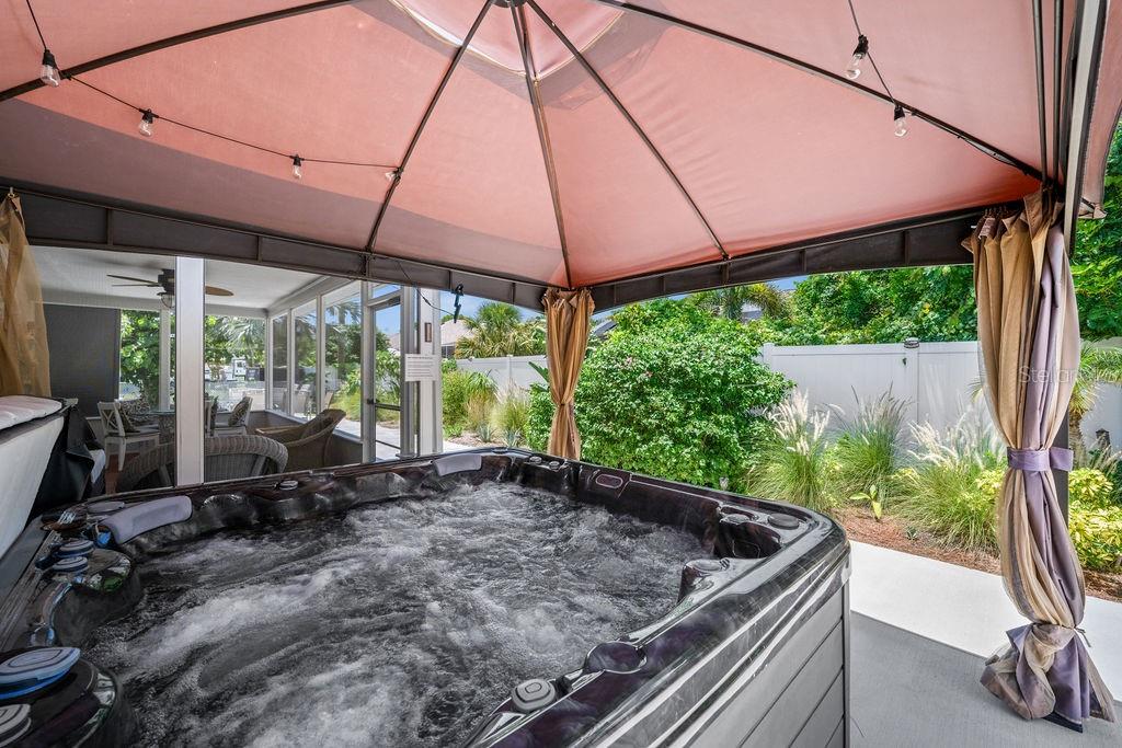 SOUTH VENICE - Residential