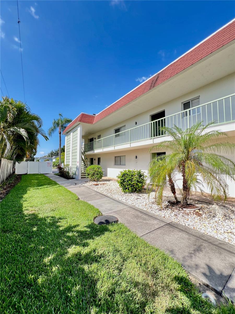 This is the one! Gorgeous 2-bedroom, 2-bath fully updated condo—perfect for a first-time homebuyer, second home, or investment property. The unit has been completely renovated from top to bottom, featuring a brand-new kitchen, new appliances, new luxory vinyl floor throughout, and fresh paint. Enjoy peace of mind with a new water heater and newer A/C.
The location is unbeatable—just minutes from grocery stores, restaurants, Starbucks, Walgreens, gyms, and more. With easy access to I-75, the beach, and downtown Sarasota, convenience is at your doorstep. Come see it for yourself—this is where value meets quality!