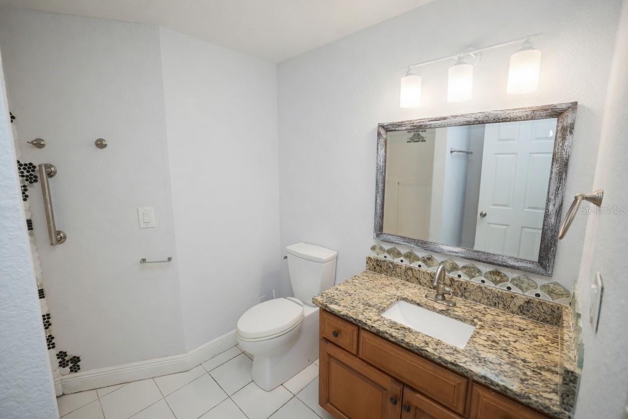 RIDGEWOOD ESTATES ADD 04 RESUB 01 - Residential Lease