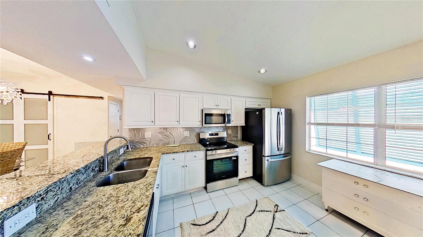 RIDGEWOOD ESTATES ADD 04 RESUB 01 - Residential Lease
