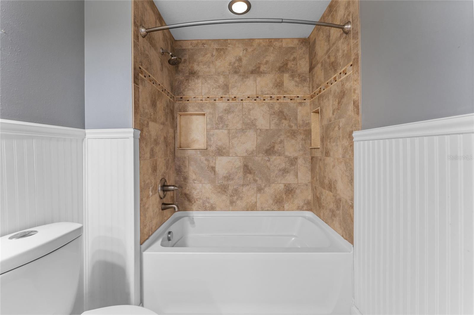 TIERRA DEL SOL PH 01 - Residential Lease