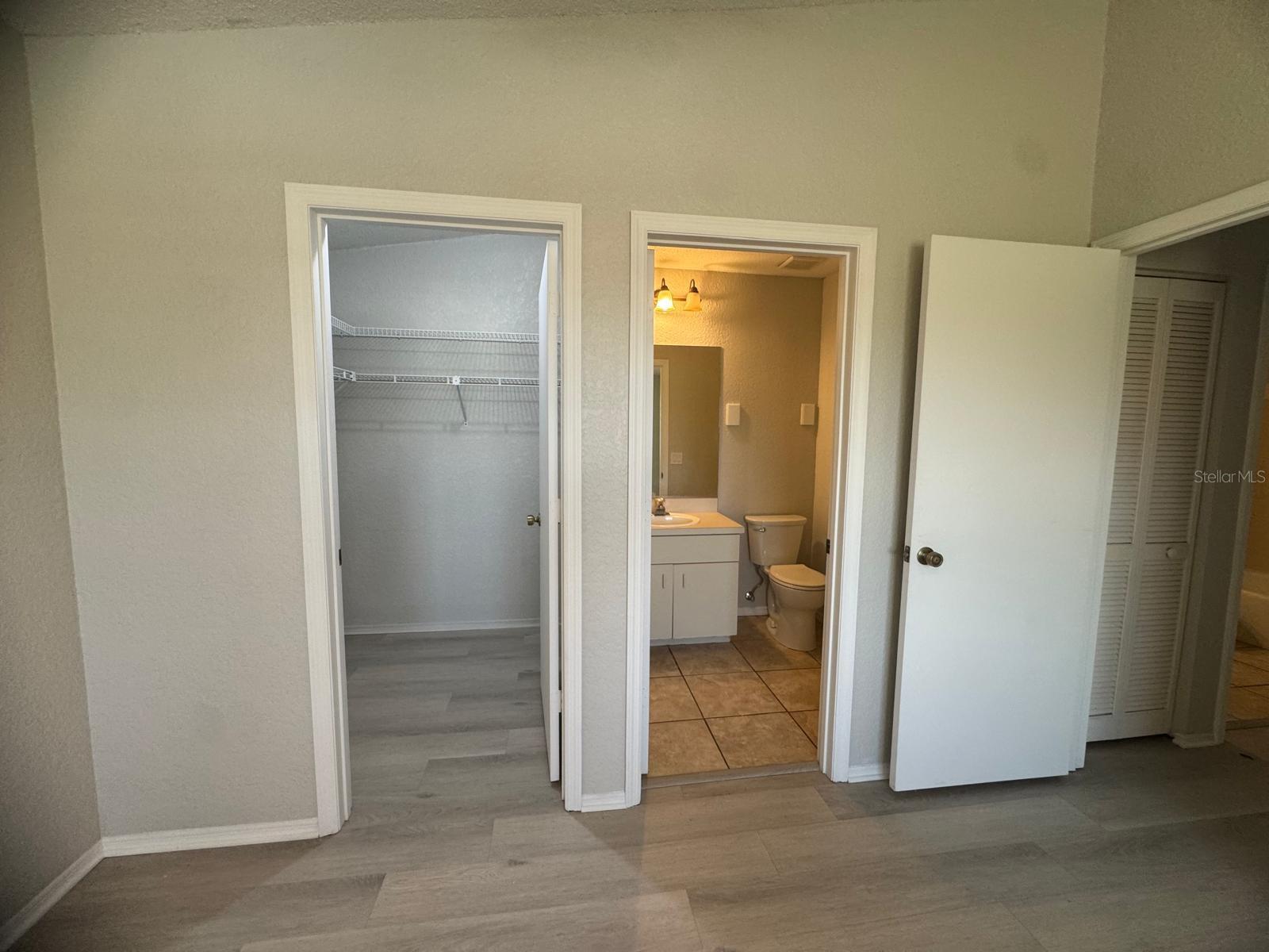 CEDAR WOODS 02 - Residential Lease