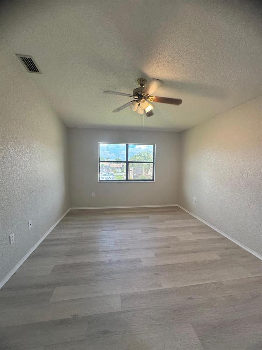 CEDAR WOODS 02 - Residential Lease