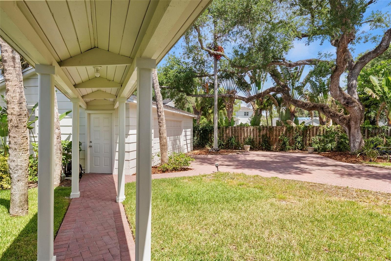HENDERSON BEACH - Residential Lease