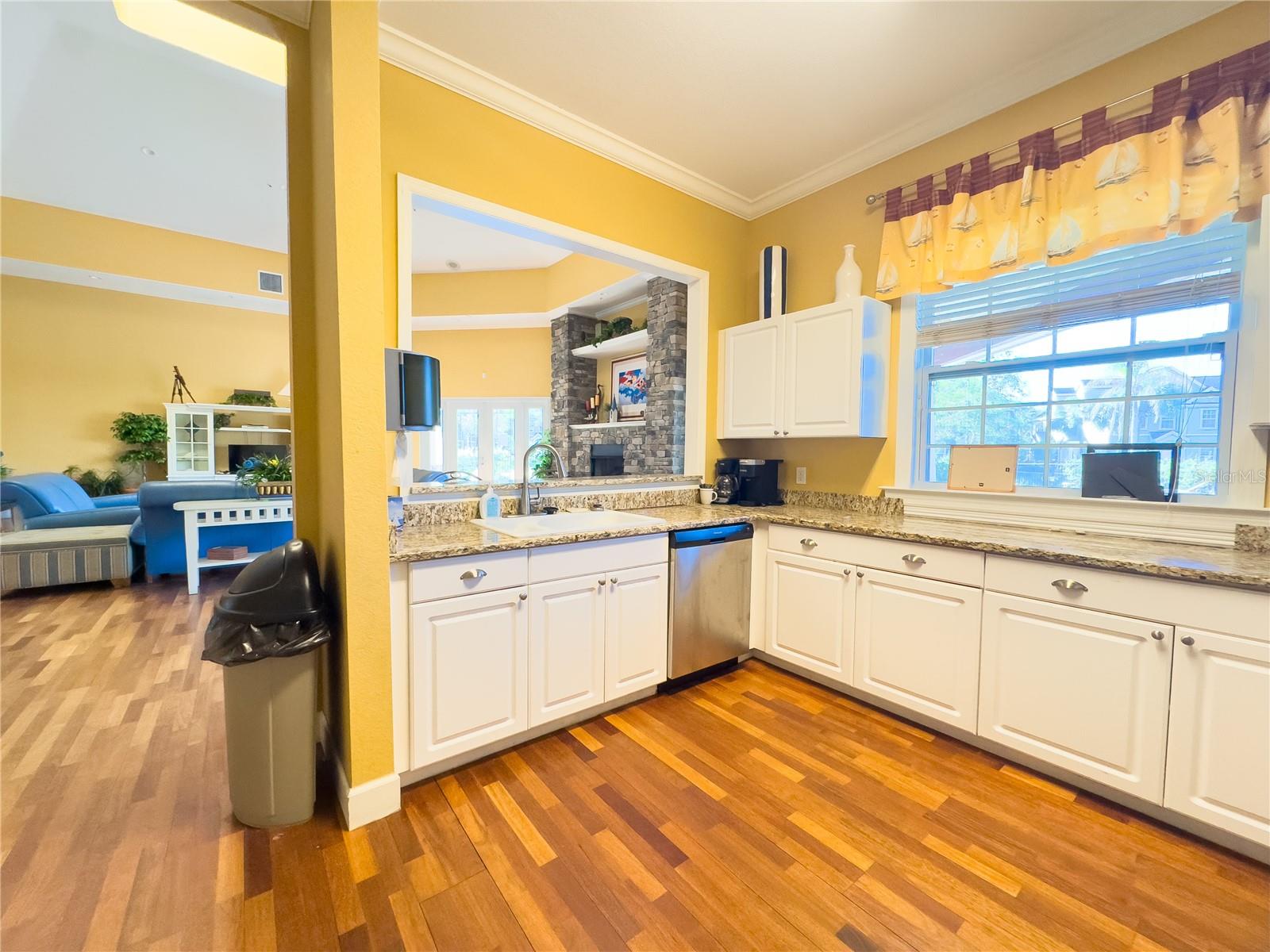 ADMIRALS WALK - Residential
