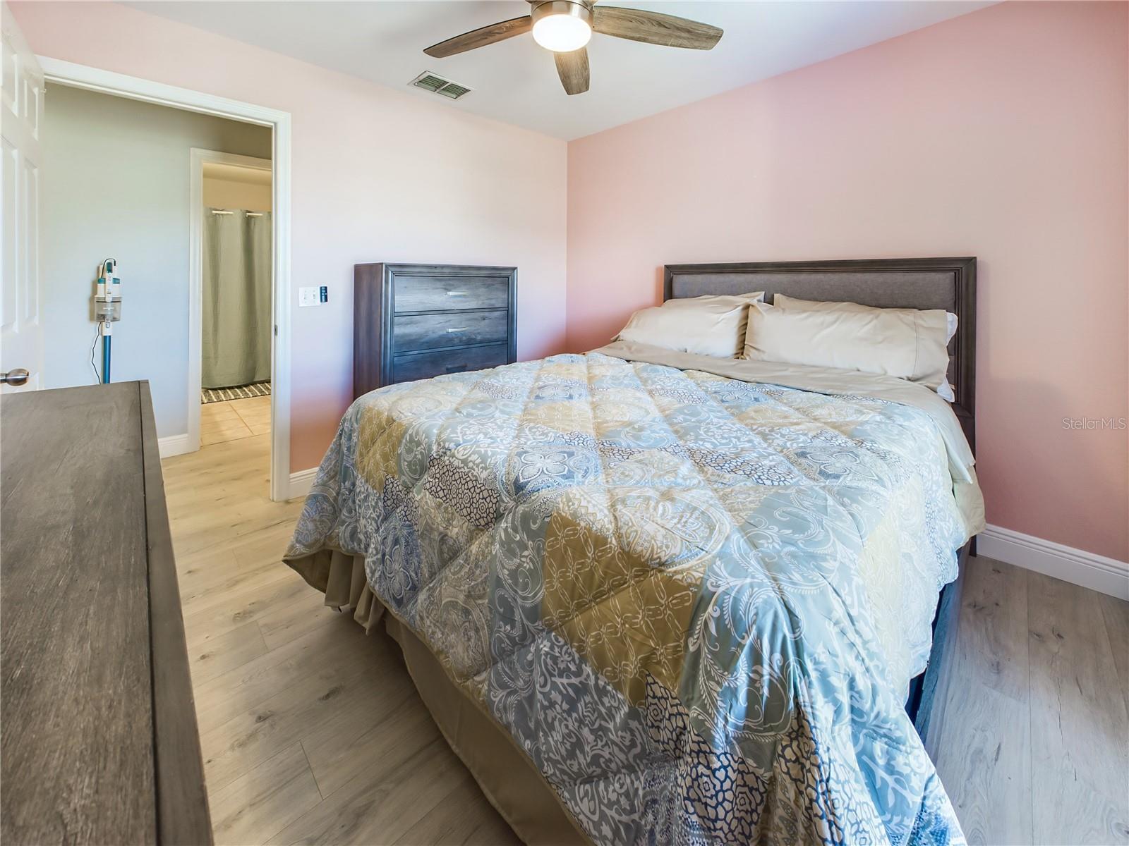 ADMIRALS WALK - Residential