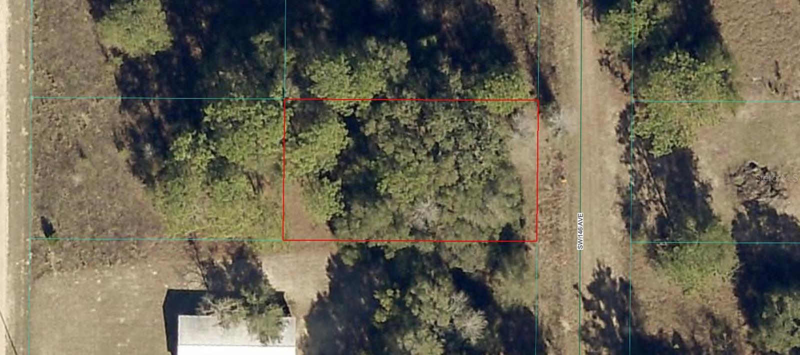 Parcel 2002-060-009 is nestled in a quiet, established neighborhood perfect for custom building. Enjoy the peaceful Florida setting with convenient access to Rainbow Springs State Park, local amenities, and Ocala’s attractions. This no-HOA lot offers room to create your ideal residence surrounded by natural beauty and community charm.