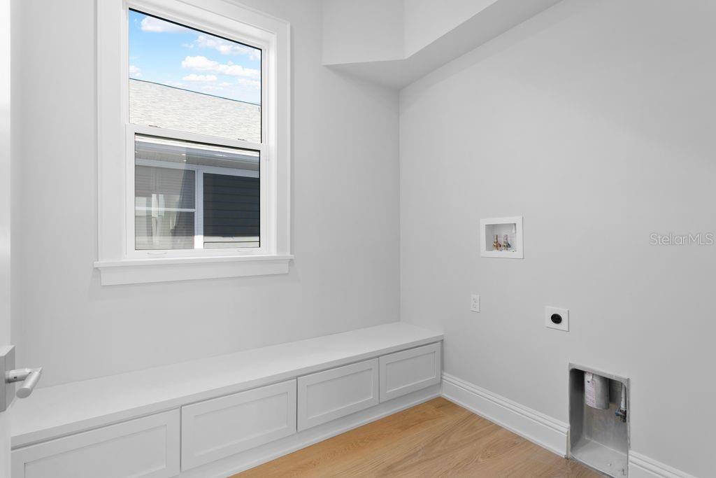 SUNSET PARK - Residential