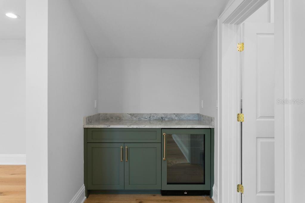 SUNSET PARK - Residential
