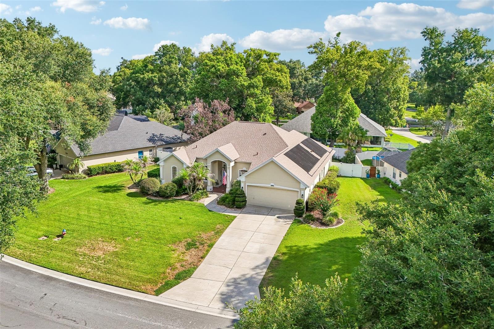 PARK PLACE ON LAKE JOANNA - Residential