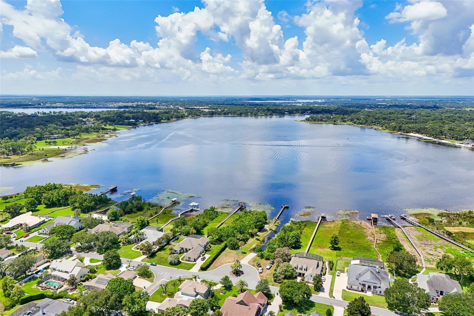 PARK PLACE ON LAKE JOANNA - Residential
