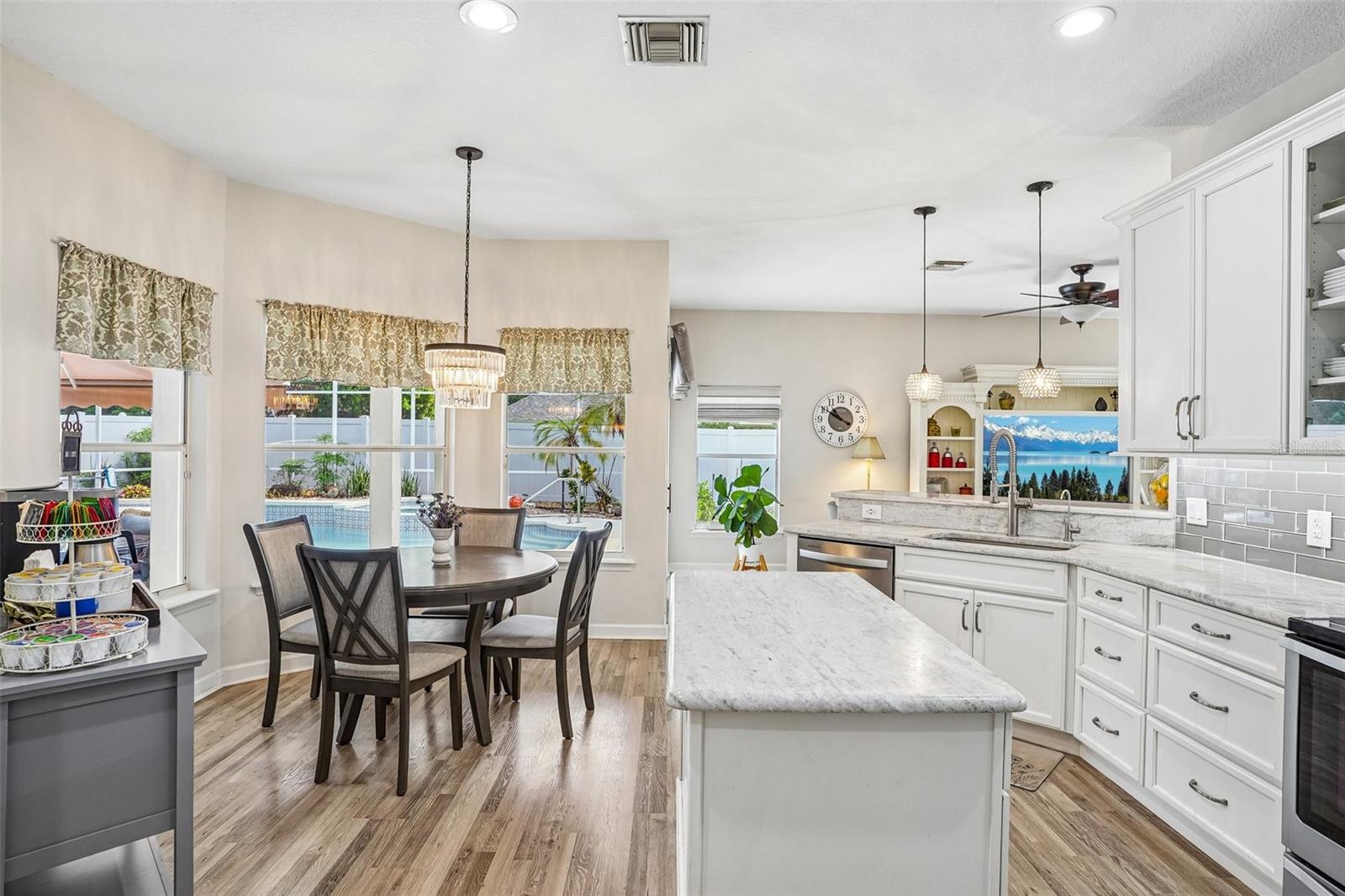 PARK PLACE ON LAKE JOANNA - Residential
