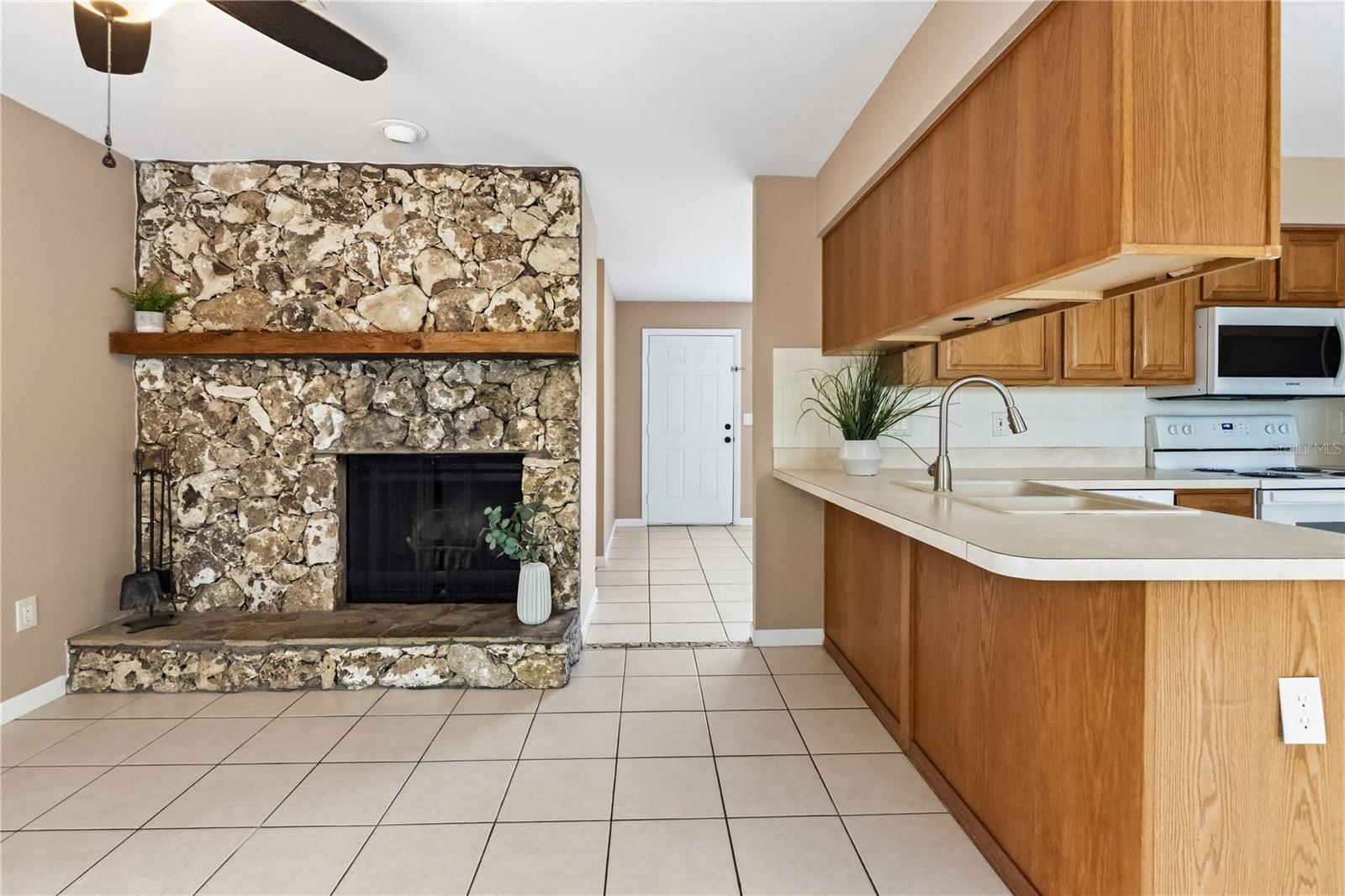 CRYSTAL LAKE PARK 2ND SEC - Residential
