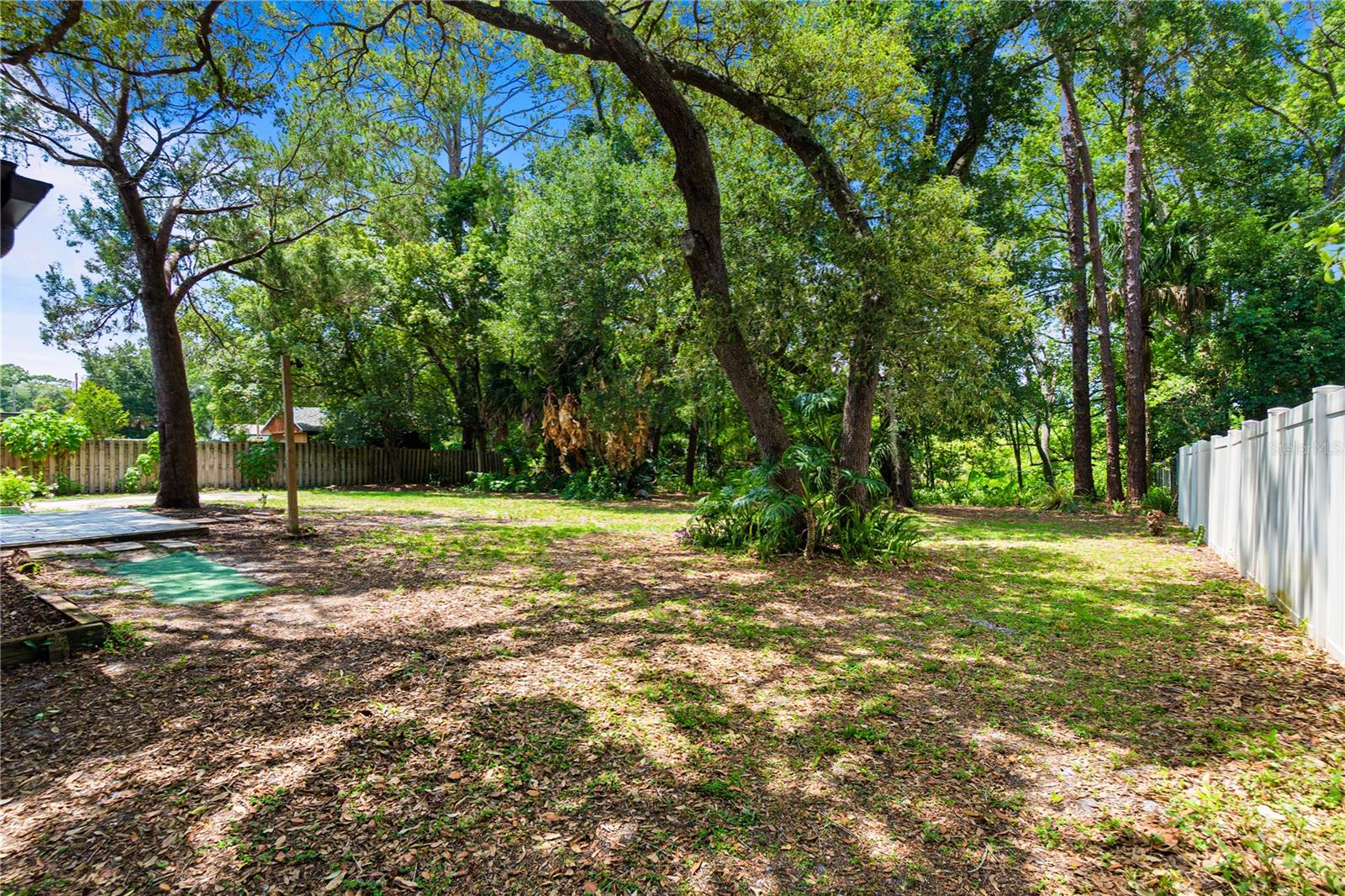 CRYSTAL LAKE PARK 2ND SEC - Residential