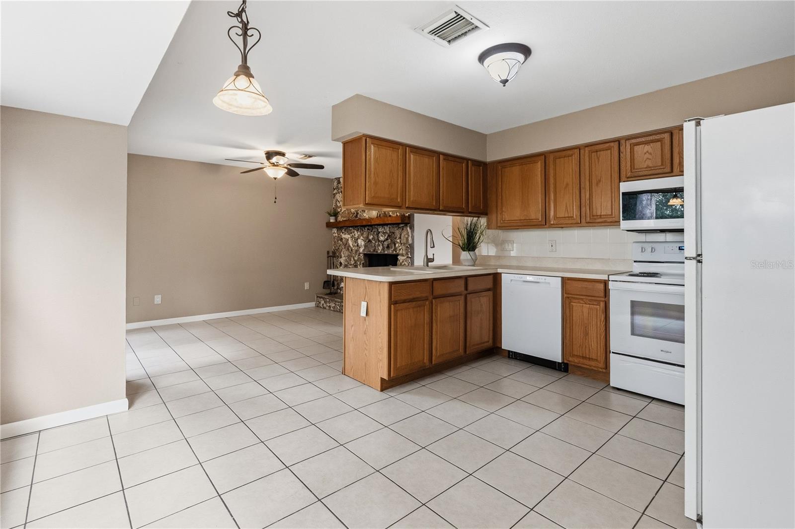 CRYSTAL LAKE PARK 2ND SEC - Residential