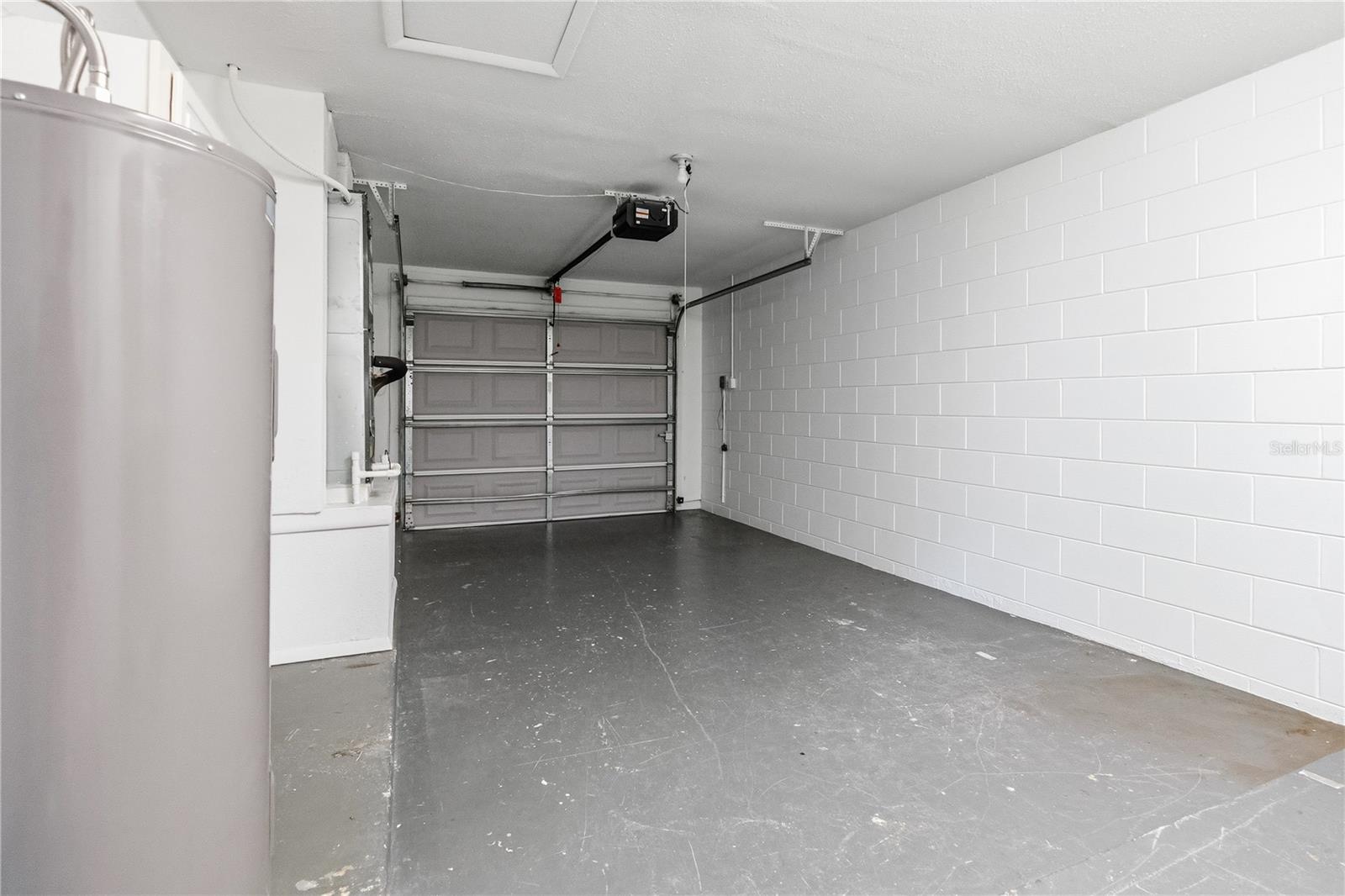 CRYSTAL LAKE PARK 2ND SEC - Residential
