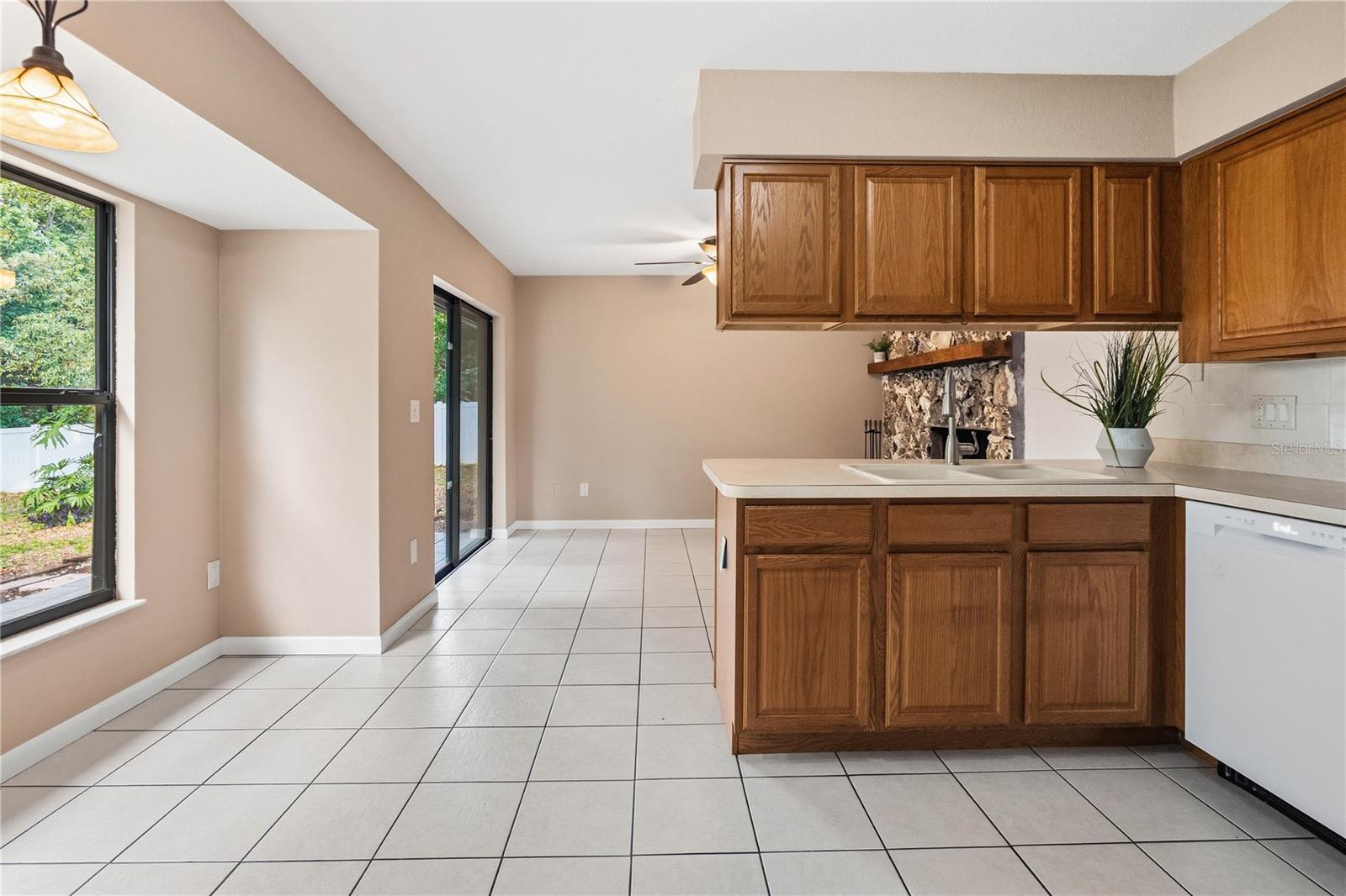 CRYSTAL LAKE PARK 2ND SEC - Residential