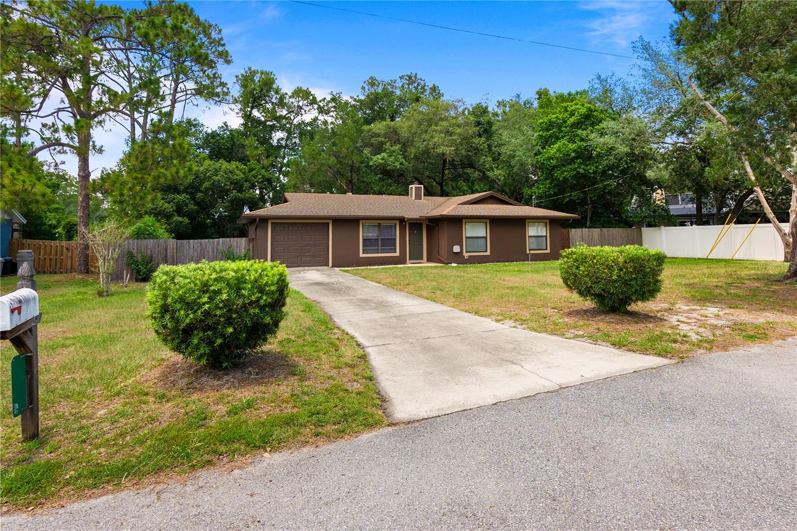 CRYSTAL LAKE PARK 2ND SEC - Residential