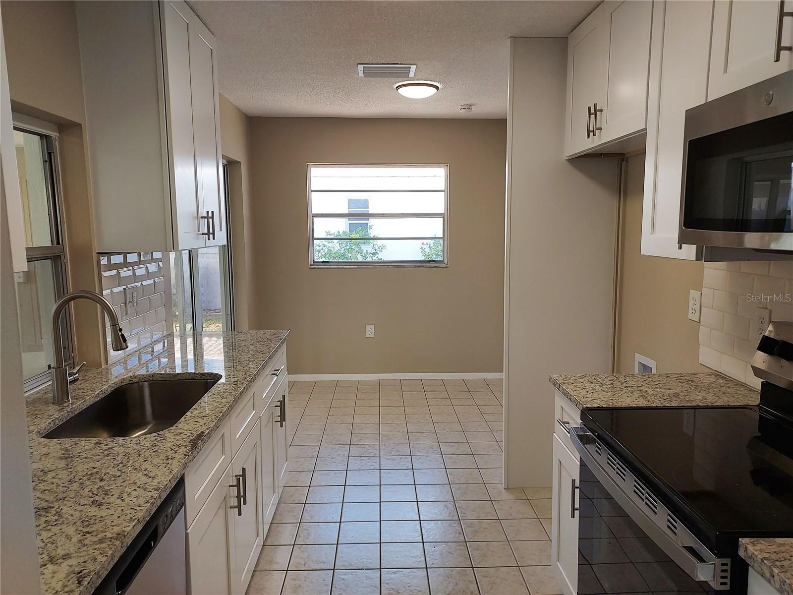 RIVER ISLES - Residential