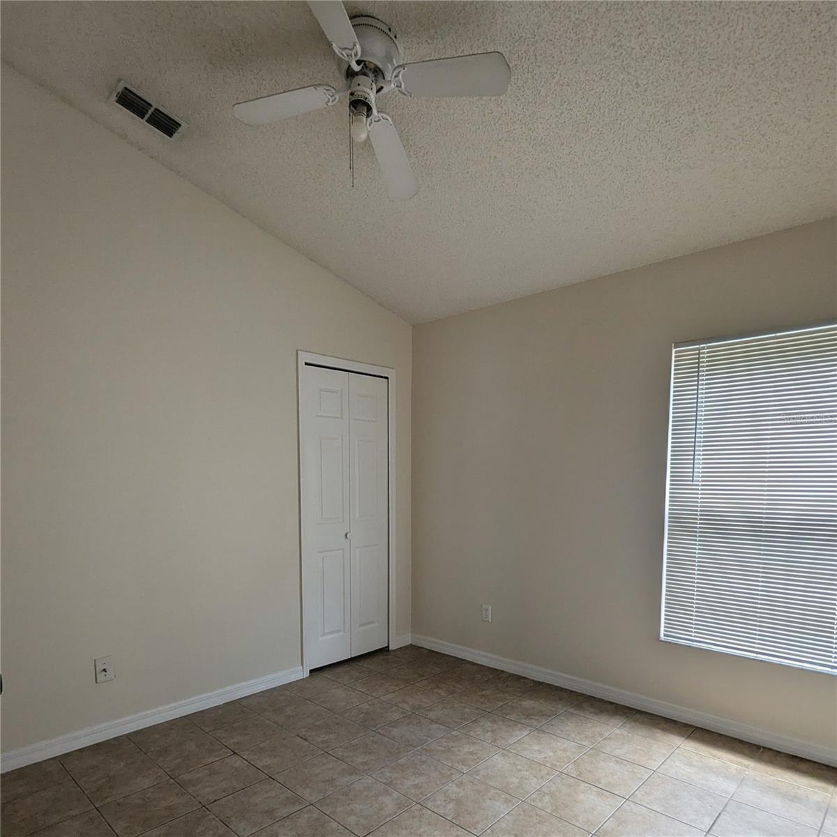 HUNTERS CREEK TR 115 PH 01 - Residential