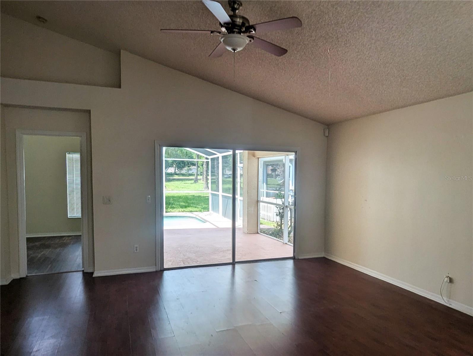 HUNTERS CREEK TR 115 PH 01 - Residential
