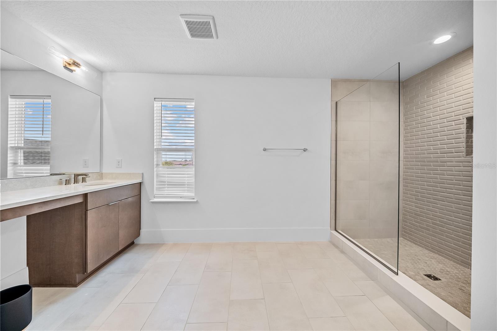 BRONSON PEAK PH 1A - Residential Lease