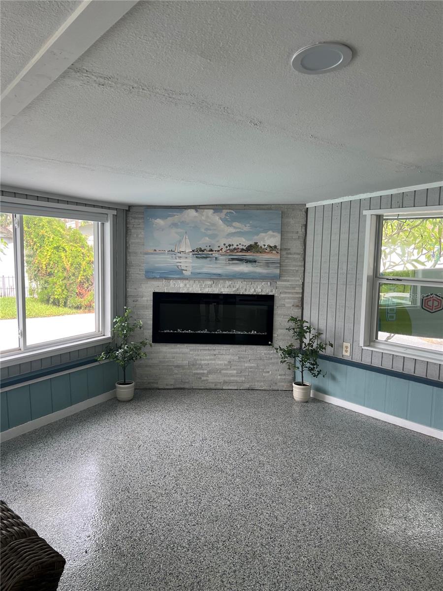 SHORE ACRES BUTTERFLY LAKE REP - Residential