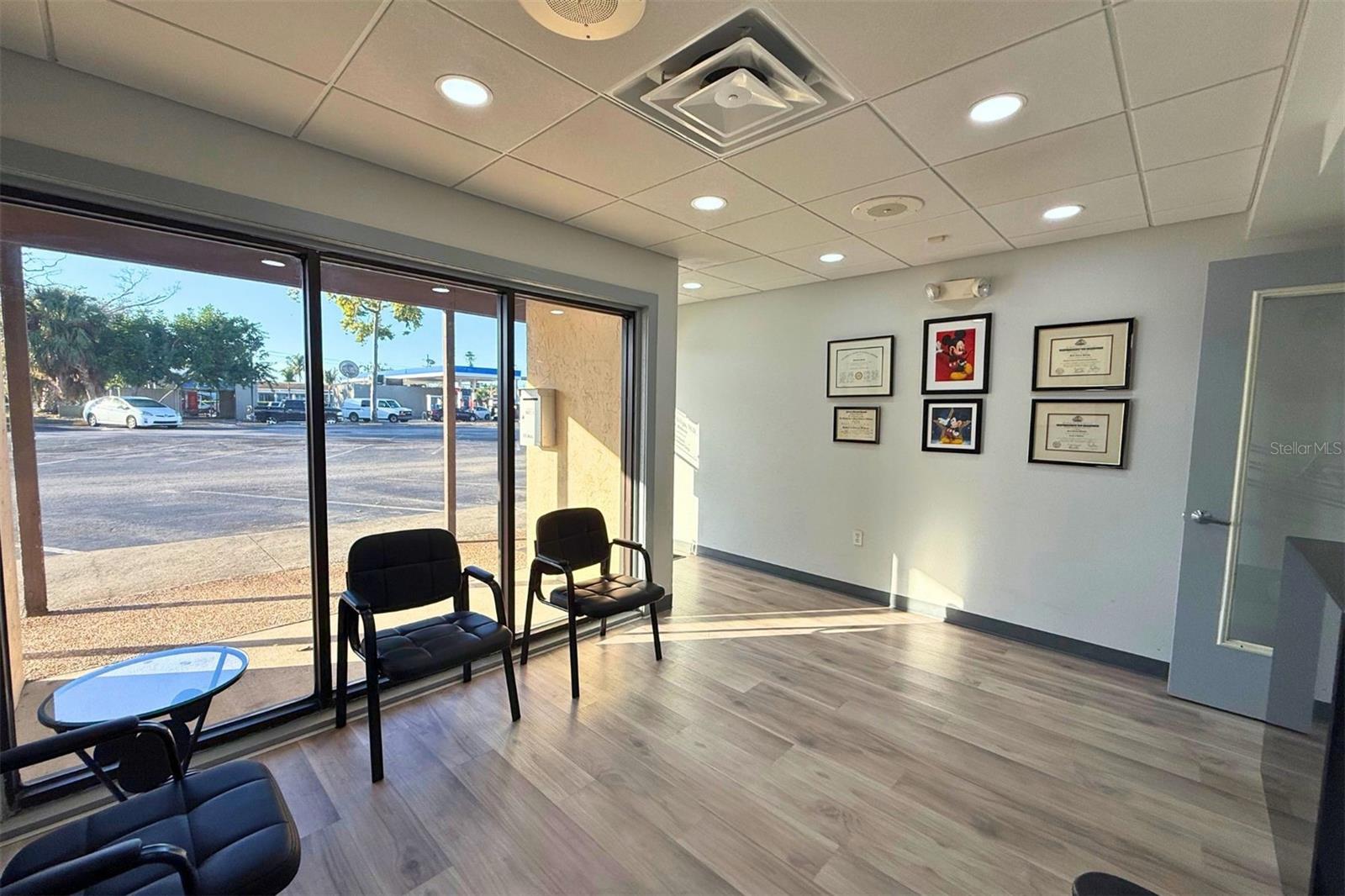 SOUTH GATE - Commercial Sale