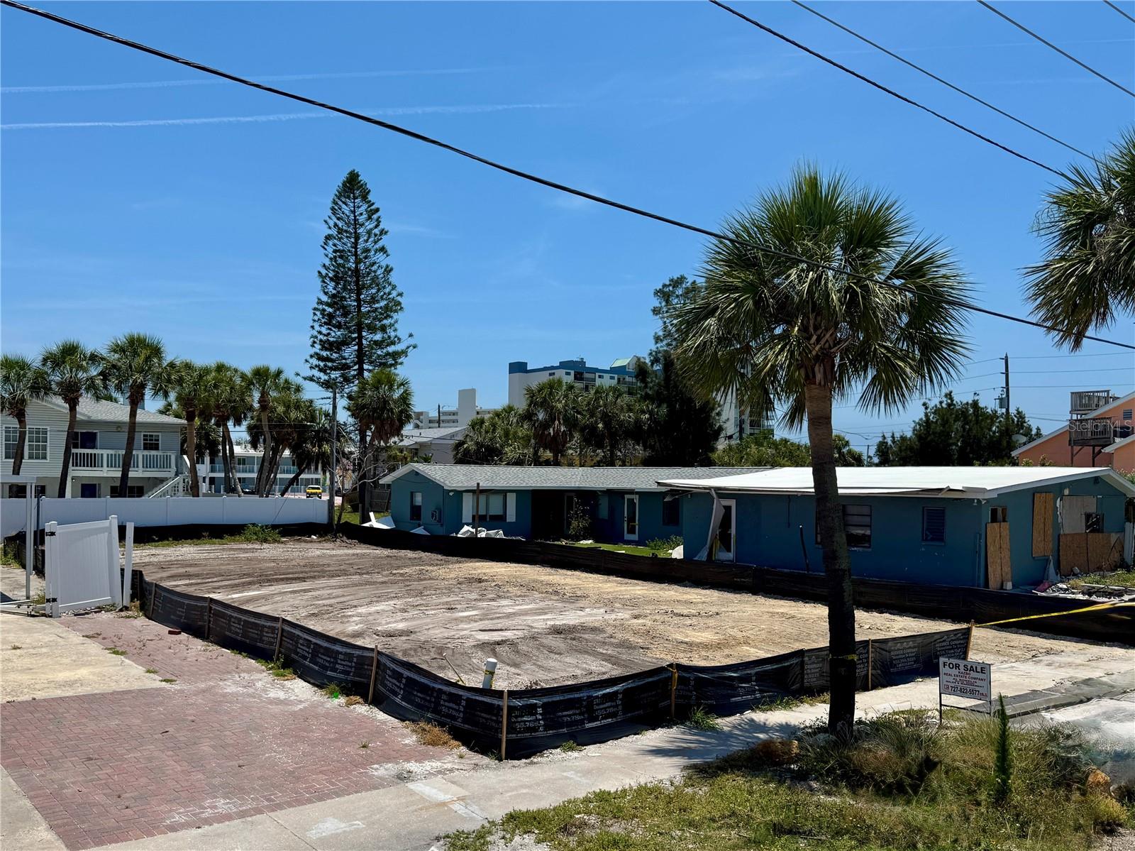 ST PETERSBURG BEACH REP - Land