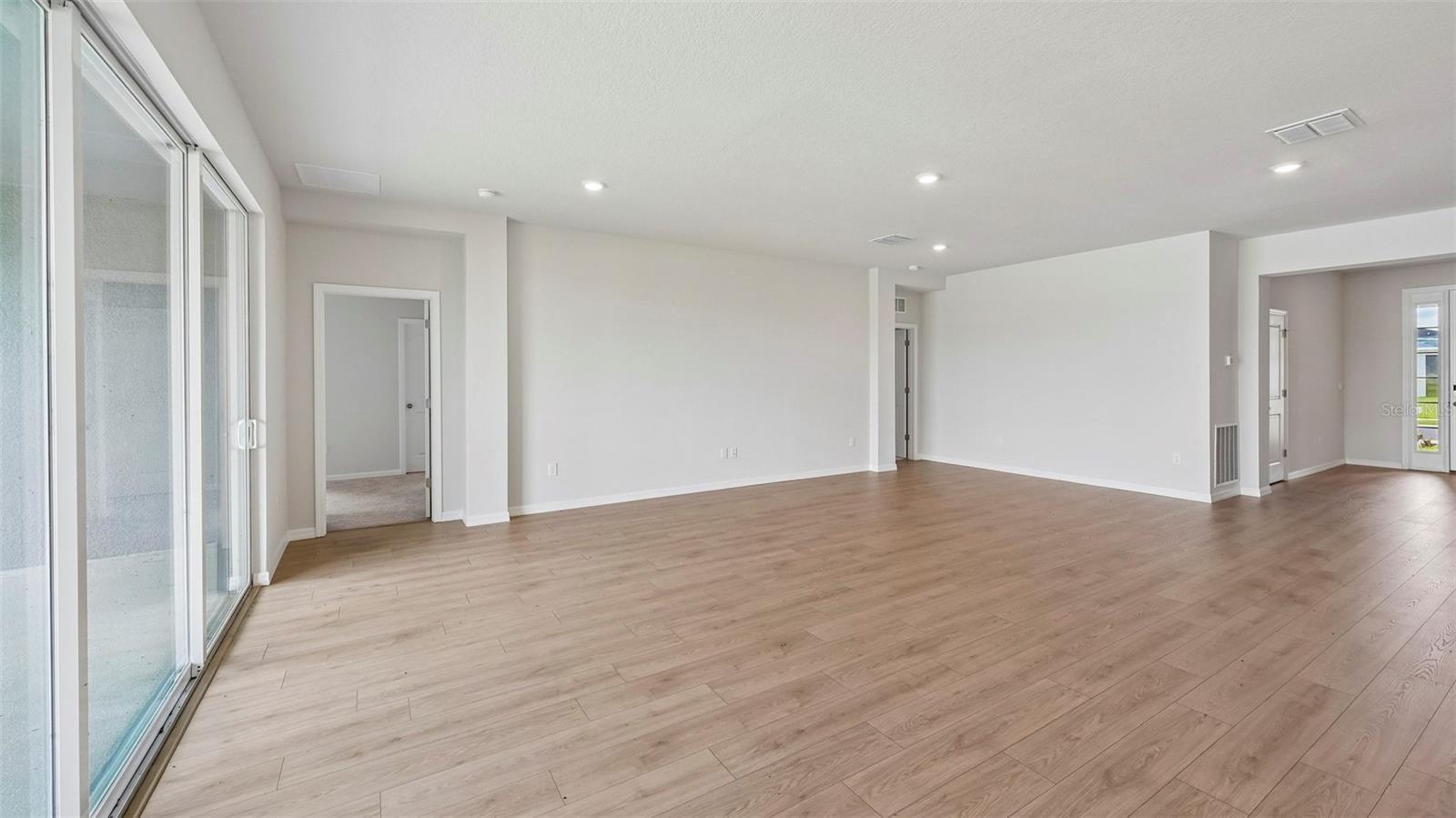 OAKFIELD TRAILS - Residential