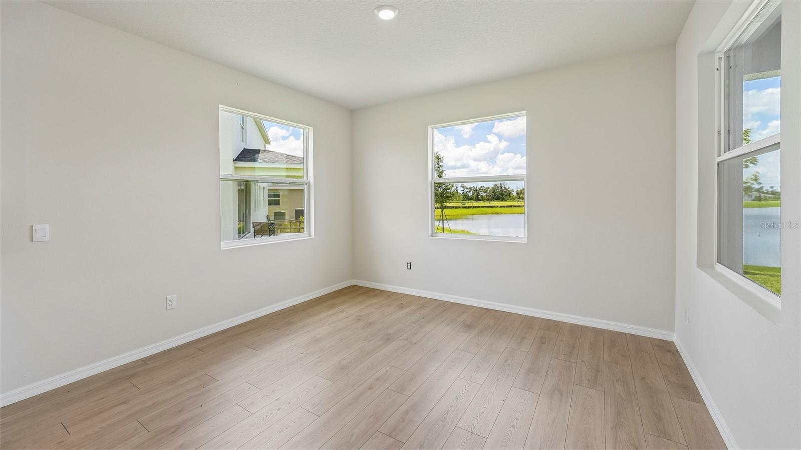 OAKFIELD TRAILS - Residential