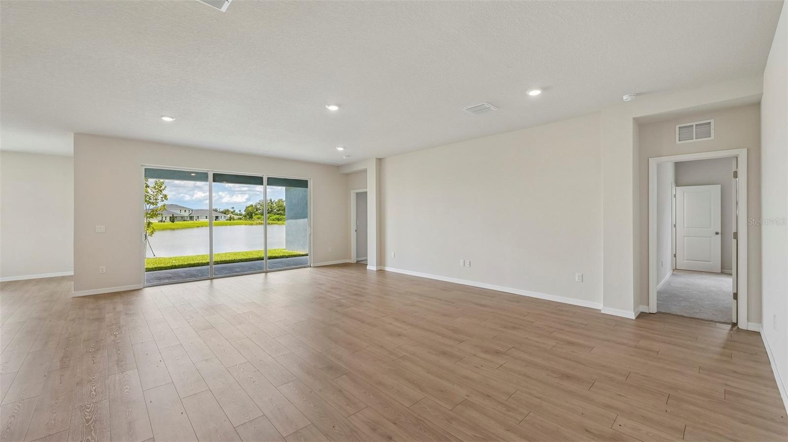 OAKFIELD TRAILS - Residential