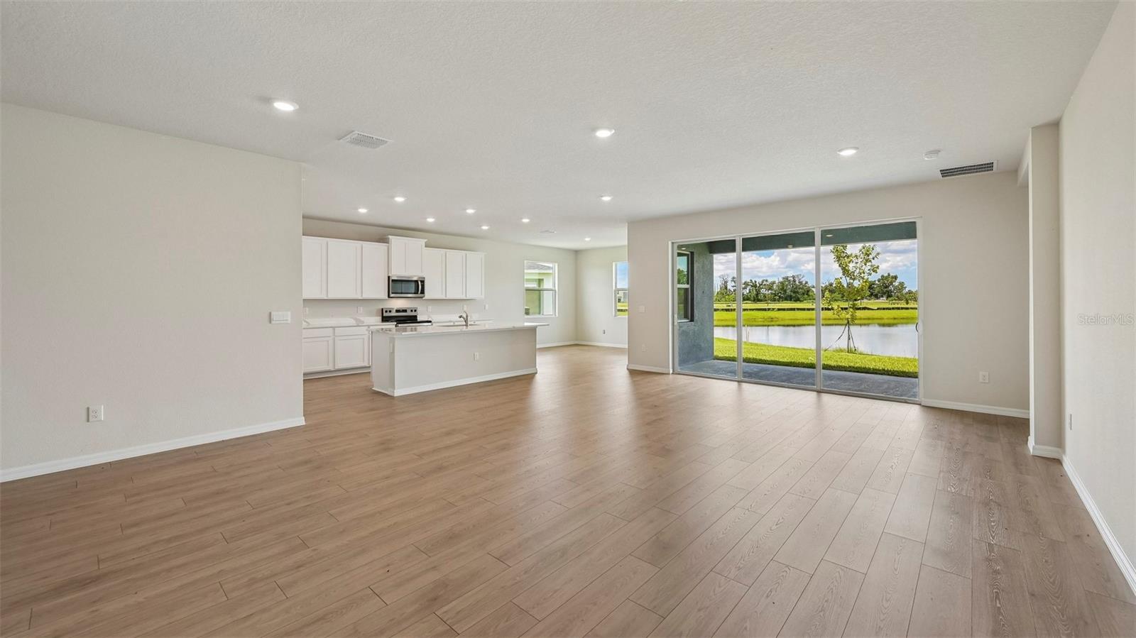 OAKFIELD TRAILS - Residential