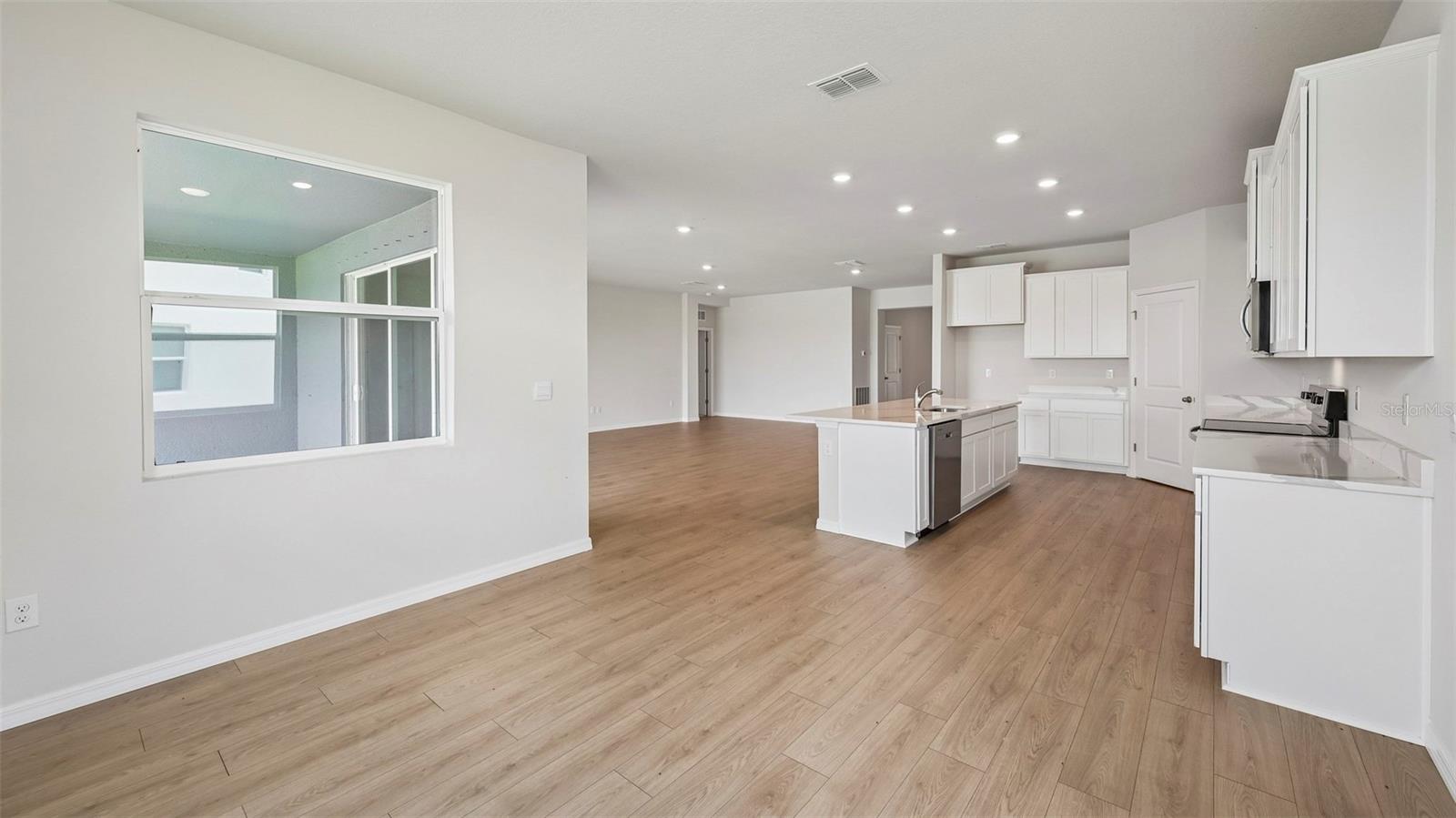 OAKFIELD TRAILS - Residential