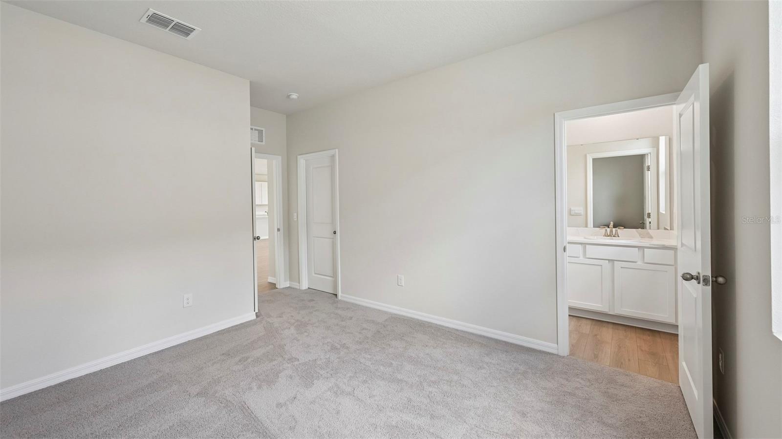 OAKFIELD TRAILS - Residential