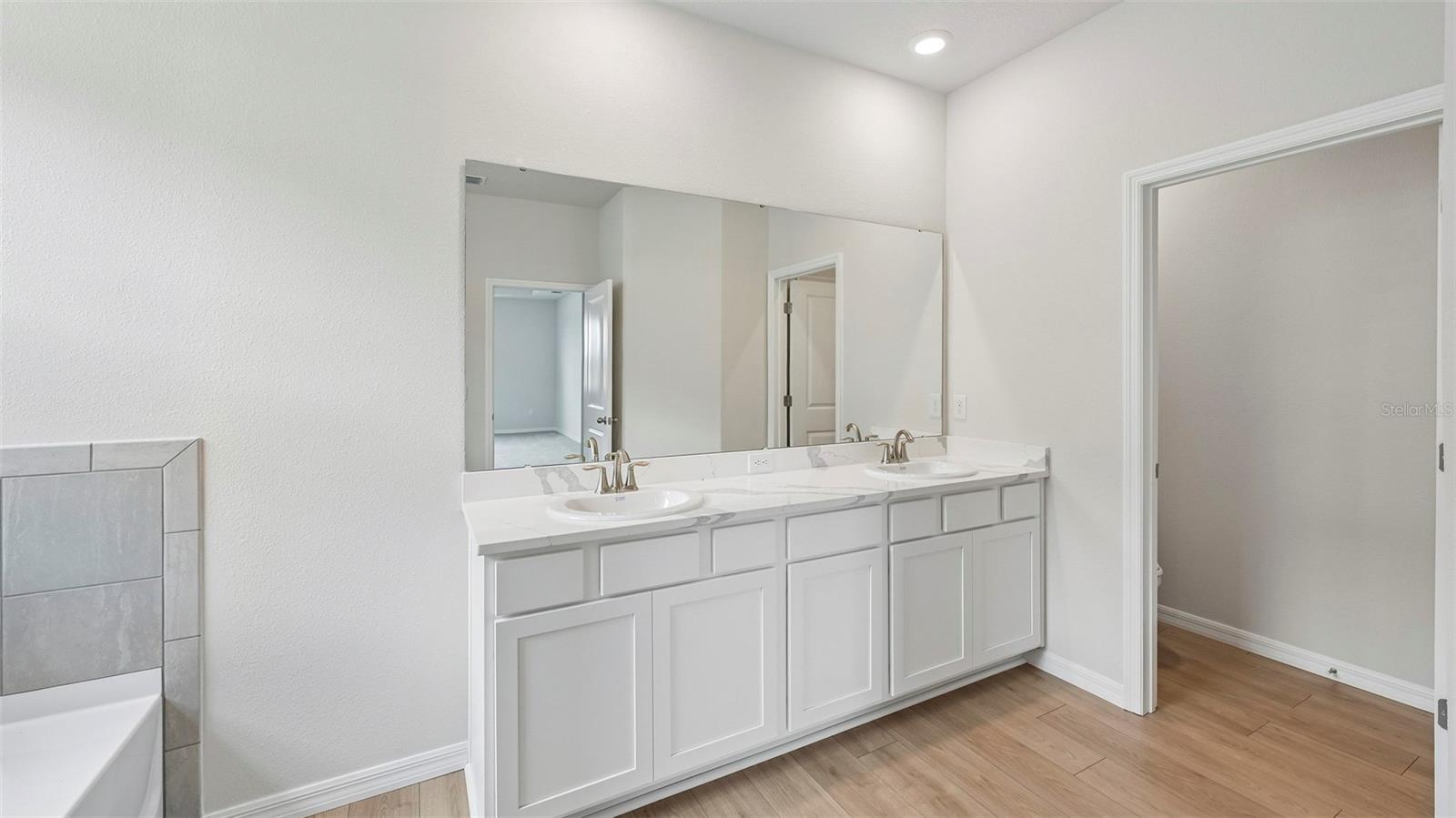OAKFIELD TRAILS - Residential