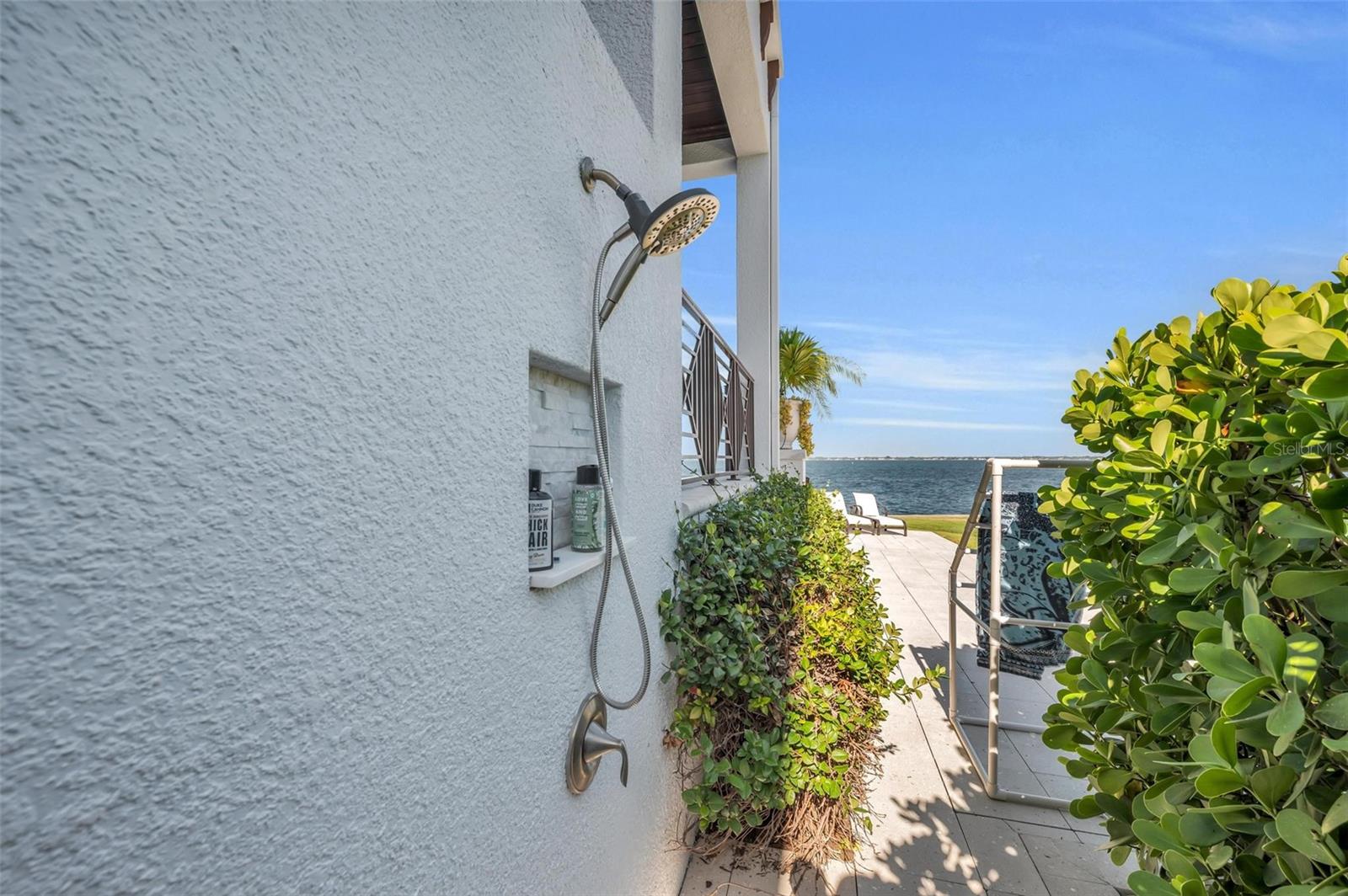 COUNTRY CLUB SHORES SEC 02 - Residential