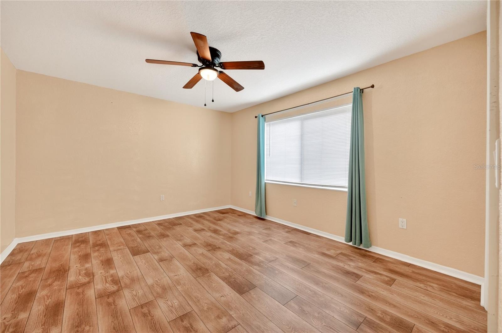 SHERWOOD LAKES - Residential