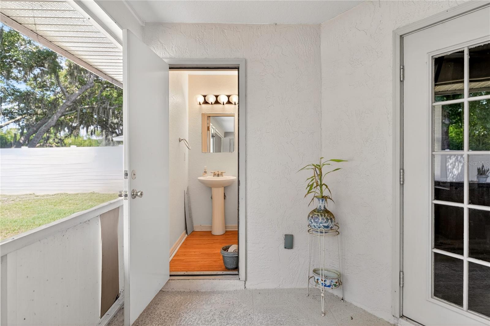 SHERWOOD LAKES - Residential