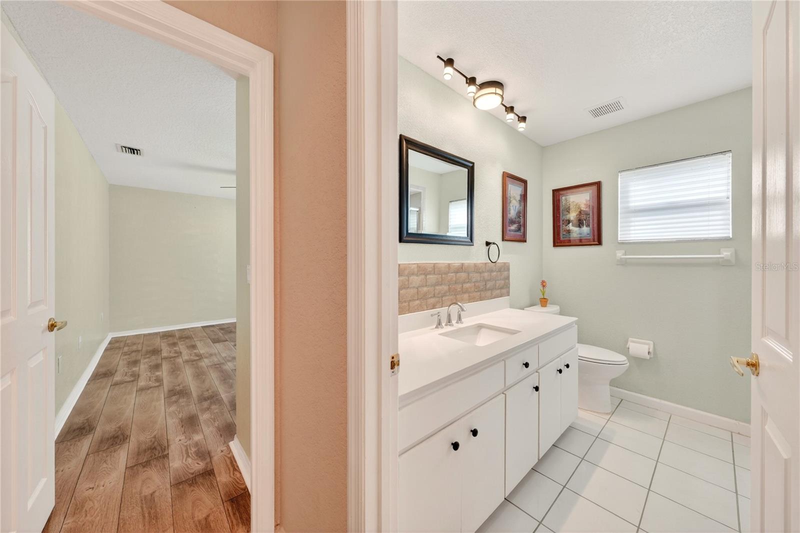 SHERWOOD LAKES - Residential