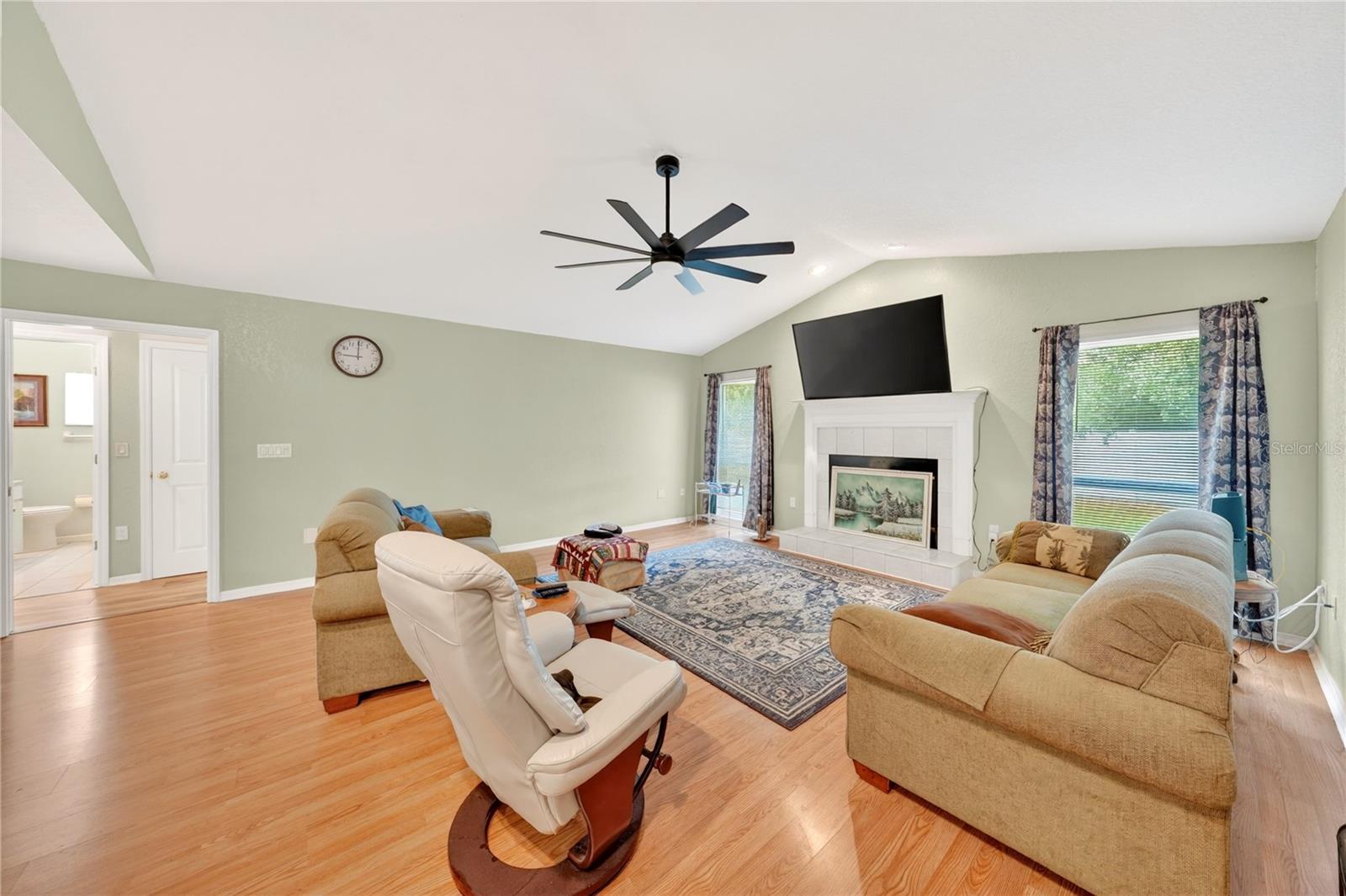 SHERWOOD LAKES - Residential